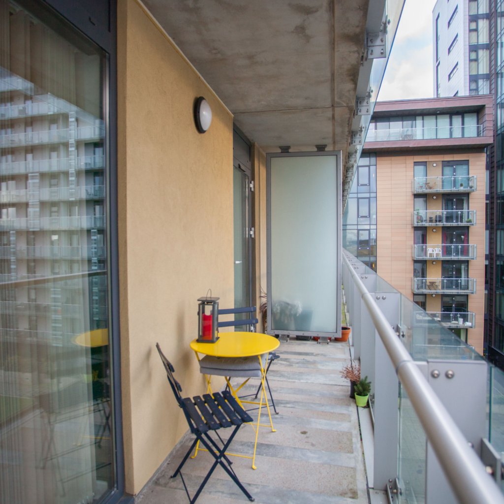 bnbhost's tweet image. Nothing beats the buzz 'up the town' 🌃 

We have incredible properties right in the heart of #Glasgow, which make for the perfect base for anyone's stay. 

All our city centre properties are available to book via @Airbnb 🔑🏡

Find out more today: buff.ly/3heT4OF