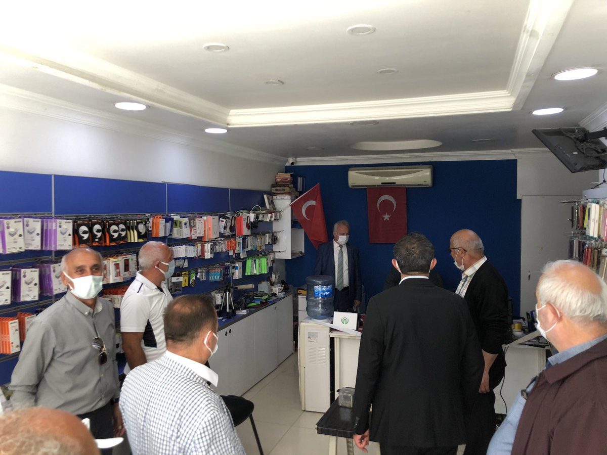 Akkalkandere's tweet photo. İlçe Başkanımız Hasan Ayyıldız , İlçe Belediye Başkanımız Kenan Yıldırım, Gen. Kol. Bşk. İl-İlçe meclis üyelerimiz ile birlikte Covid-19 önlemleri kapsamında ilçemizde açık olan esnafımıza bayramlaşma ziyaretimizi gerçekleştirdik
#RamazanBayramı 
@Akparti @akpartirize @ishakalim https://t.co/I3YgAsHgDr