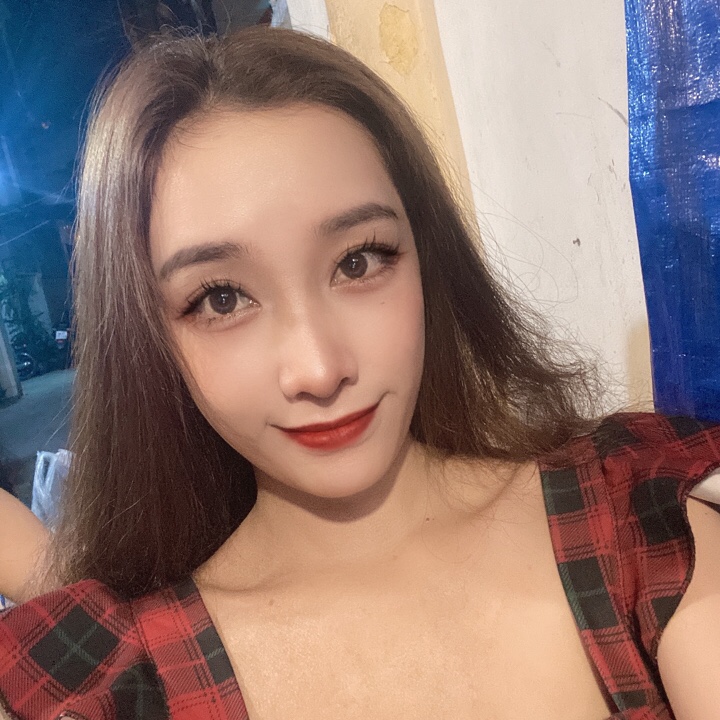 Vy50191202's tweet photo. Mau đến xem VIP• SÂU 🐛 stream! Rất funny! https://t.co/QNDyOApdIa https://t.co/p7do2tnYFB