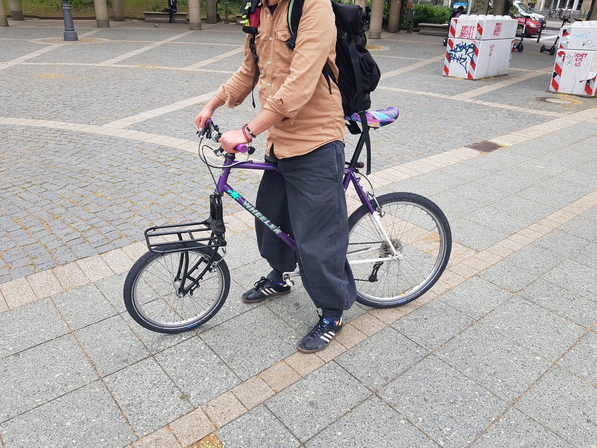 Kurierprinzess1's tweet photo. Lustiges #Lasti aus nem alten MTB und ner amerikanischen Cargogabel!!😍❤😎 https://t.co/tFiz06kfzW