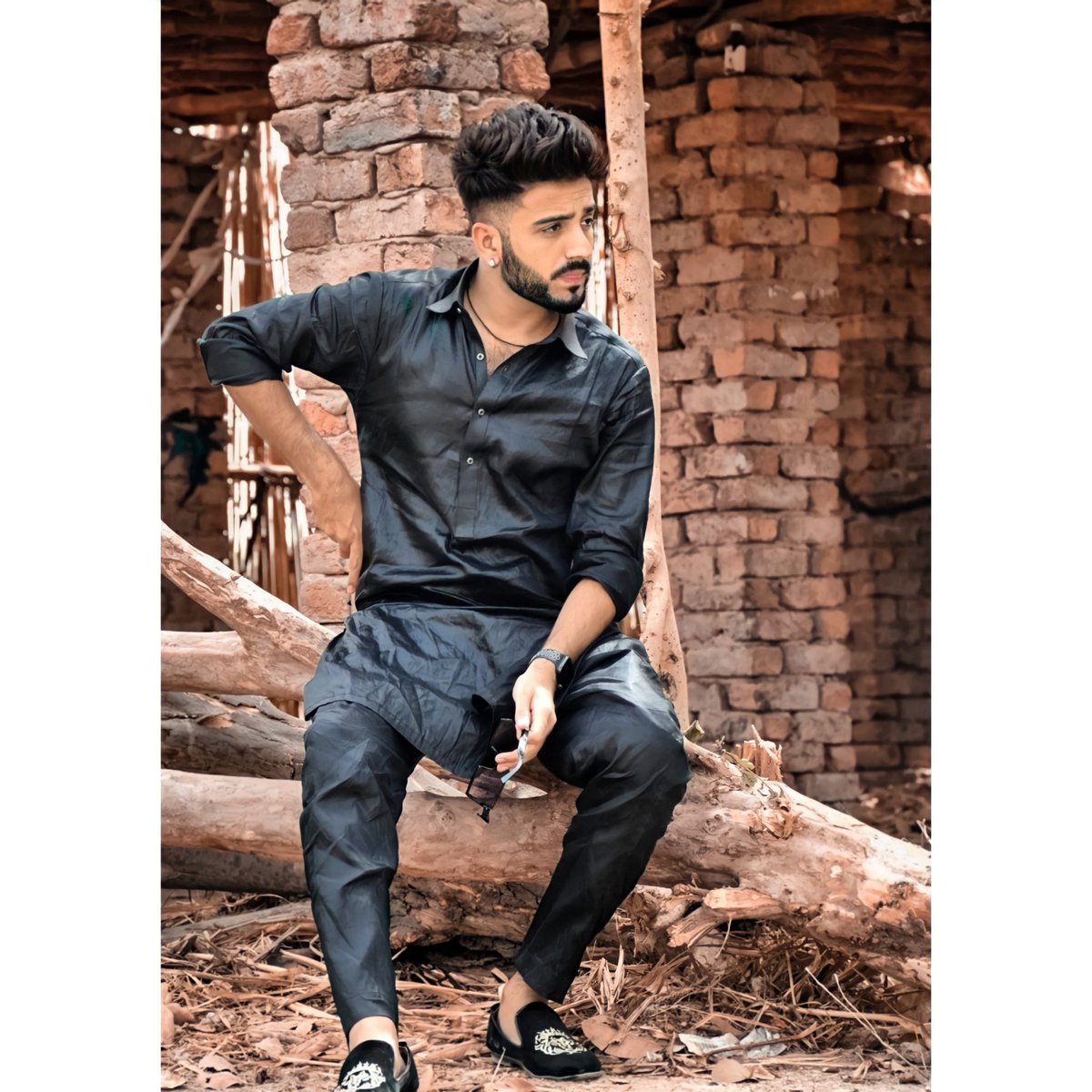 bilalmajeed01's tweet photo. عید گزار 🖤
#عيد_مبارك #EidUlFitr https://t.co/5sV7KegHY2