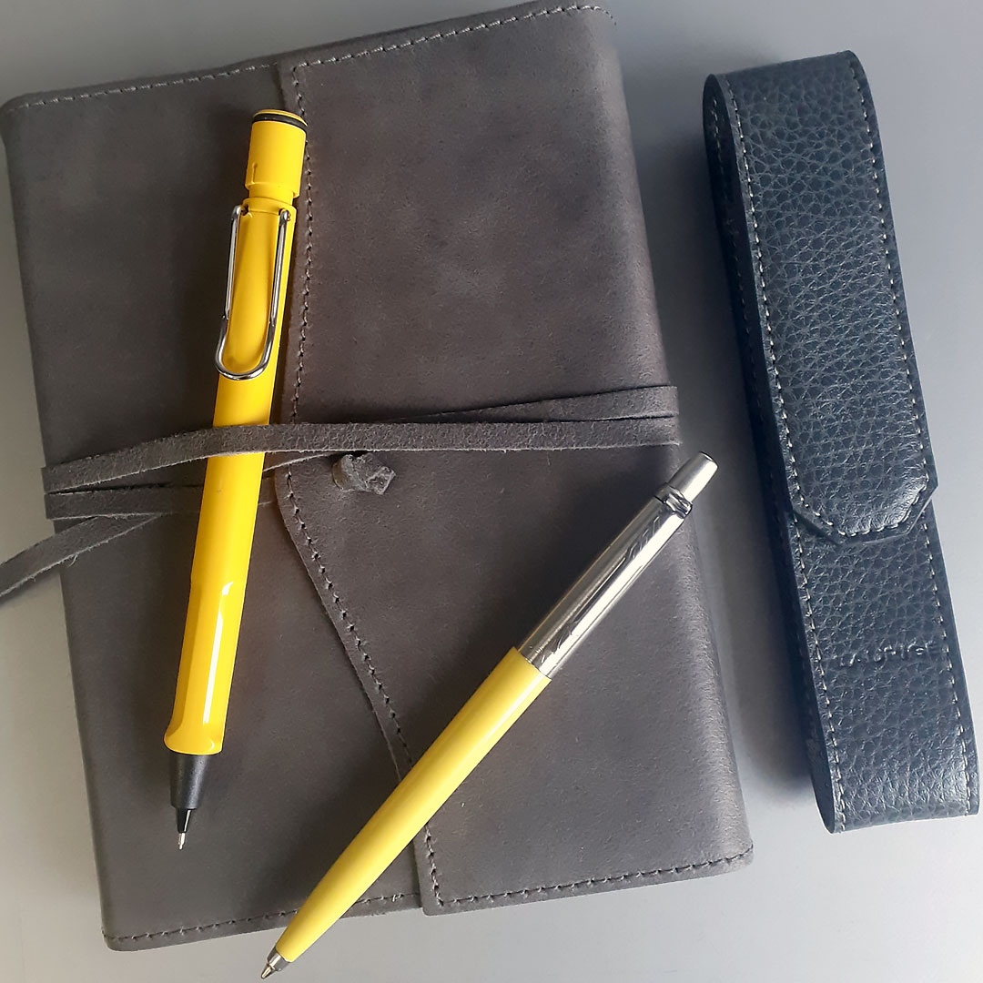 Pen_Heaven's tweet photo. #SS21 is underway & we're looking at #colour to brighten your day π
https://t.co/xWx3mhRybD
-------
Want to #WIN this bundle of #ultimategray & #illuminating goodies?
#FOLLOW @pen_heaven and #RETWEET this post!
End: 11.59am(GMT) 01.06.2021
Ts & Cs: https://t.co/QbhNKakC0F https://t.co/A1VHdoIsGD