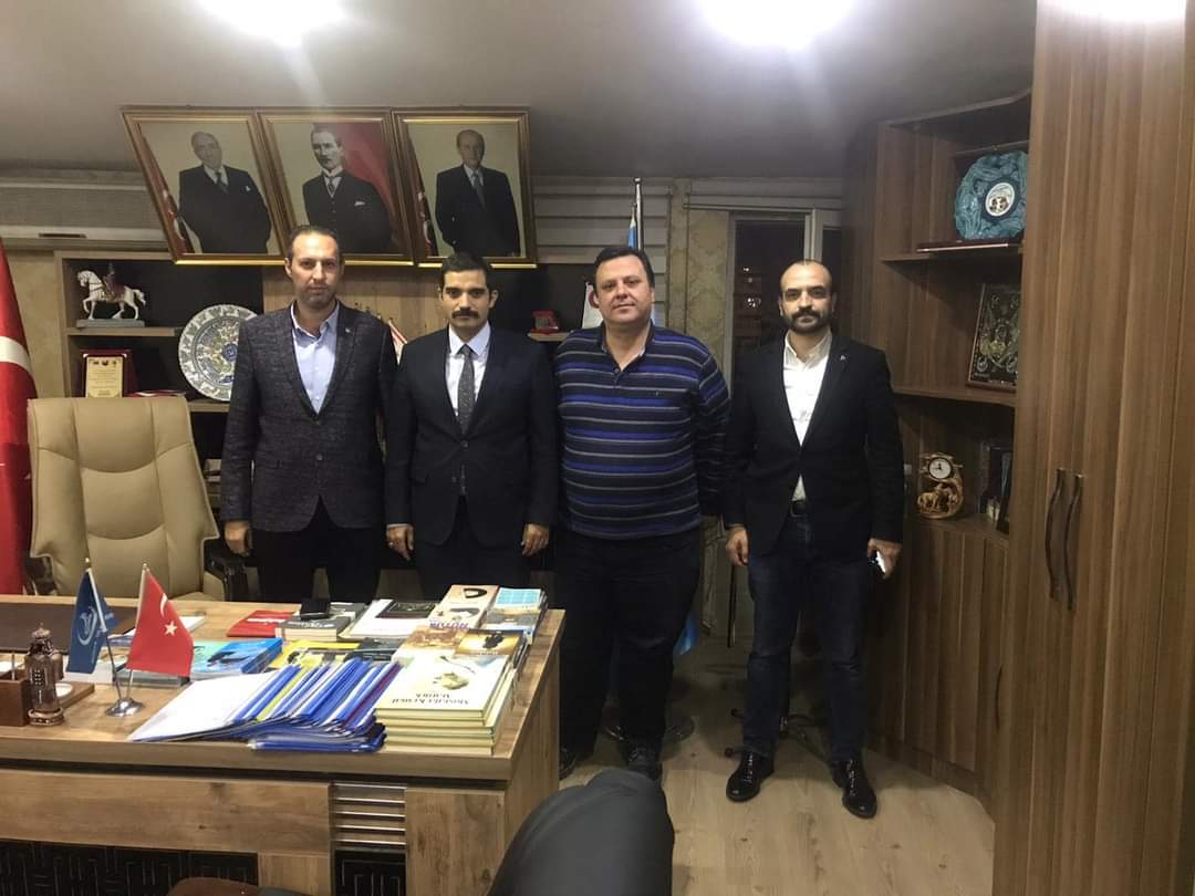 sinanates16's tweet photo. Ülkücü camianın ve Bursaspor'umuzun sevilen isimlerinden, Lise yıllarımızda Ülkü Ocaklarındaki reisimiz Faruk Sevgili geçirdiği kalp krizi neticesinde hastaneye kaldırılmış ve anjiyo olmuştur. Çok şükür durumu iyi, Faruk Reise geçmiş olsun dileklerimi iletiyorum. https://t.co/9UjIQpQbmL