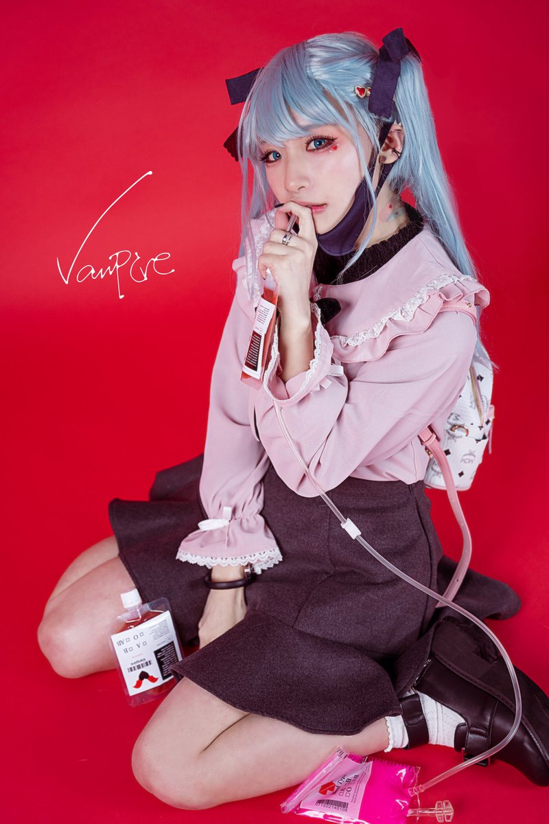 KAITO　カイト　ヴァンパイア　アクリルキーホルダー　マルイ　初音ミク KAITO ヴァンパイア 缶バッジ 希少! 初音ミク マルイ 缶バッジ 等身