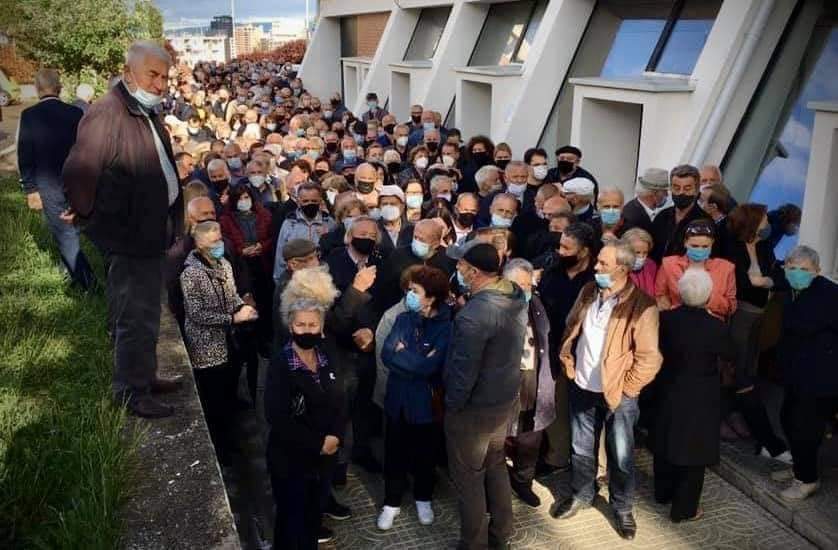 KapllanH's tweet photo. Vaksinimi, prioritet i 1 i Qeverisë. 👏(lluga ndryshe s'osht) https://t.co/1n8ninJ7ab