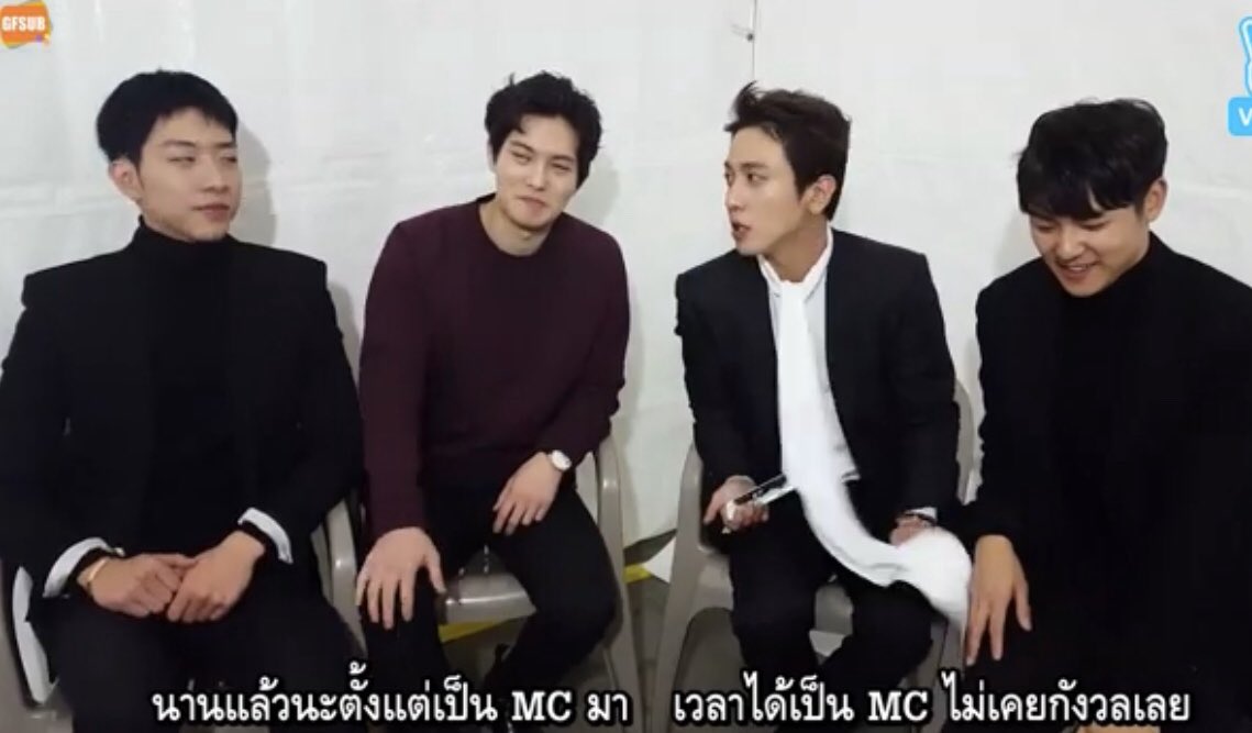 nam1996_'s tweet photo. มันเก็บทรงไม่อยู่ขนาดนั้นเลยหรอค่ะคุณย๊งเขินน้องซอใช่มั้ยและที่บอกว่าชั้นทำได้โอเคมาตลอดนี่ใช่ความลับที่อยู่ในใจรึป่าวและที่ชินบอกว่าผมรู้ฮ่ะนี่หมายถึงอะไรน้าาา #ก็ไม่อยากมโนแต่อดคิดไม่ได้จริงๆ
#ยงซอ #YongSeo #GDA2017 https://t.co/1ZttxaPoS4