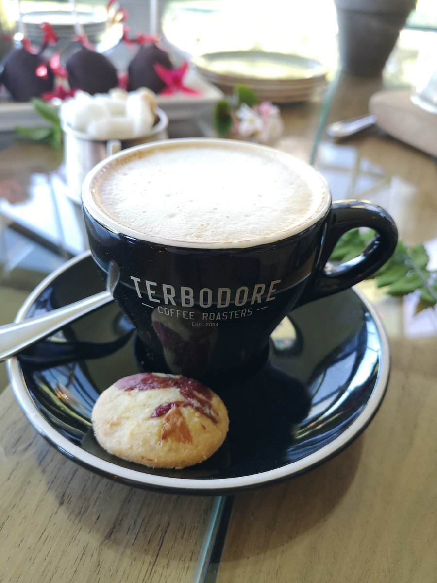 NicolaLMeyer's tweet photo. .@jackie_cameron #Hilton #MidlandsMagic #WomensWeekend #SouthAfricaIsTravelReady @SpiceGoddess143 @teri_row @sugarspiceblog2 https://t.co/cbQyScVW2C