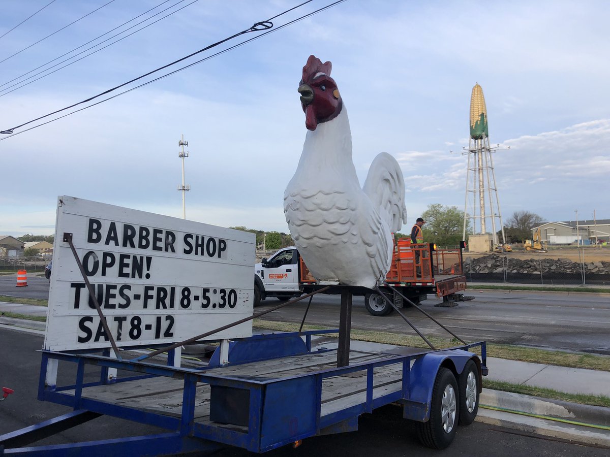 SnappyCHICKEN's tweet photo. Barbershop open #rochmn https://t.co/B95FkqW9jg