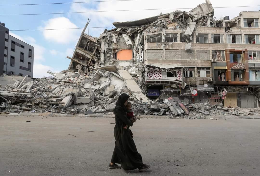makkawea's tweet photo. Israeli artillery and tank shells fired into Gaza forced many Palestinian families to flee their homes — 
#GazzaUnderAttack 
#FreePalestine https://t.co/6j8vXet0Y5