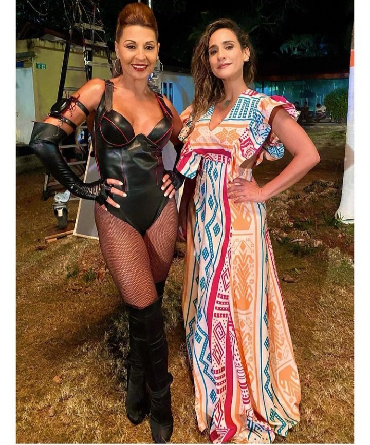 model_albert333's tweet photo. @Amparo_Grisales  diva por donde se le mire, mujer de admirar, con un profesionalismo que la verdad muy pocas personas poseen. 
Recuperate pronto querida Amparo Grisales. #AmparoGrisales #divadedivas #FelizViernes #MissUniverse #MissUniverso #Colombia #onepiece1013 https://t.co/sH0AVHiNTb