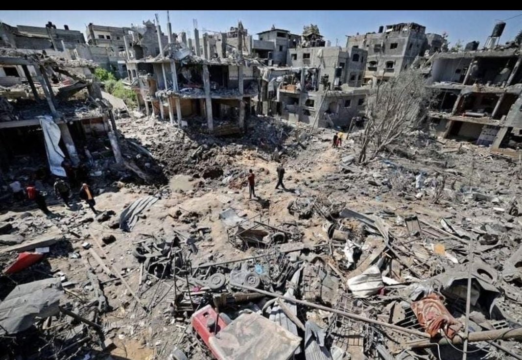 itranslate123's tweet image. #GenocideinGaza: Last night was the 10th circle of hell Dante didn't speak about. Carpet bombing. Destruction of infrastructure. No Water/sewage/power/internet.
Israel is pushing Palestinians to despair. If we have nothing 2 lose, we fight harder NEVER surrender
#GazaUnderAttack