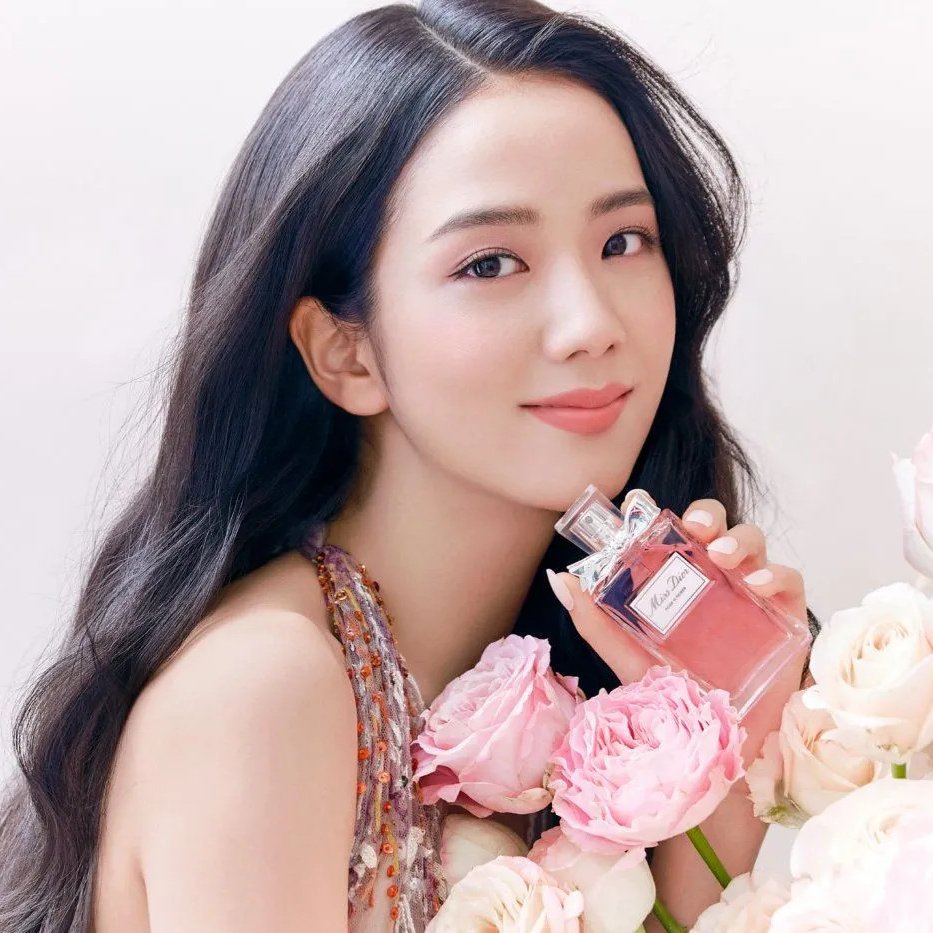 JISOO CHARTS on X: Jisoo mentioned in 데일리's post about celebrities' perfume.  📎 (+) #JISOO - Miss Dior Blooming Bouquet. This  perfume is so popular among women in their 20s, became HOT
