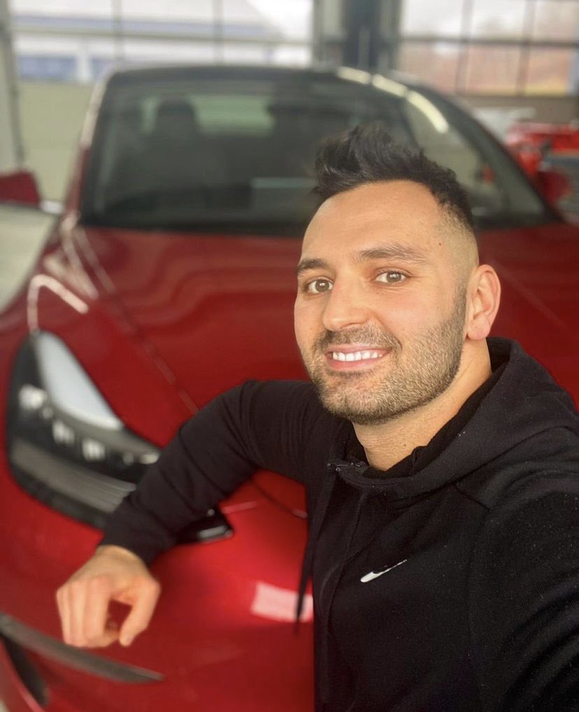 AaronKukic's tweet photo. Tesla Model 3 bumper repair #teslamodel3 https://t.co/FFzUODL3gg