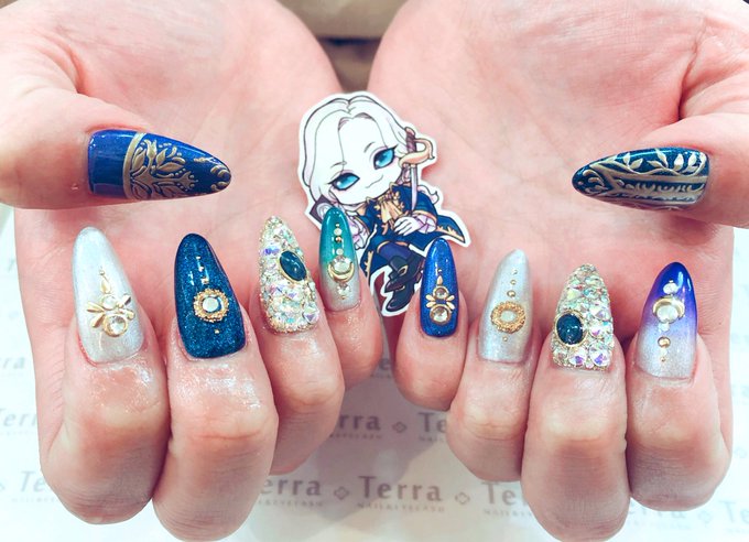 昔の推しネイル....イラストはお友達の!!また長さ出ししてやりてーなー今の仕事じゃ無理だけど😭 