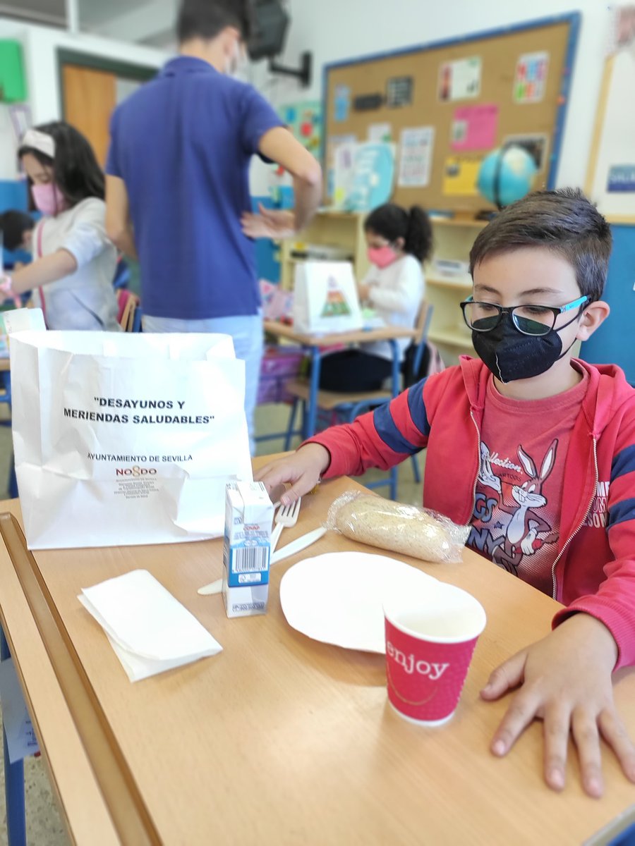 Profundizando sobre la importancia del desayuno y merienda, el alumnado de infantil 5 años, 1º,3ºy5ºde EP dentro del marco del #programadehábitosdevidasaludable en colaboración con la #ups Bellavista-LaPalmera del #ayuntamientodesevilla #ceiplarazainforma #habitosdevidasaludable