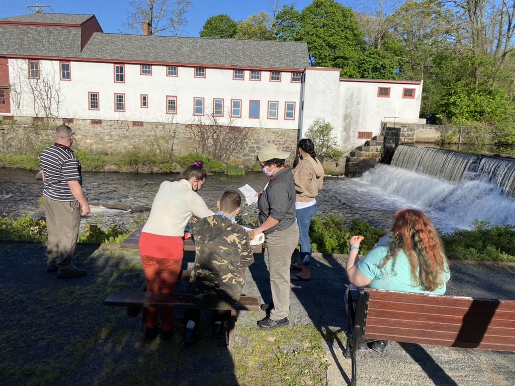 TheIndependenc9's tweet photo. Beautiful morning for breakfast at the falls!
#independenceproject #postsecondary @MikeRubin21 @Jenramsdell https://t.co/oq6MLs5Kar