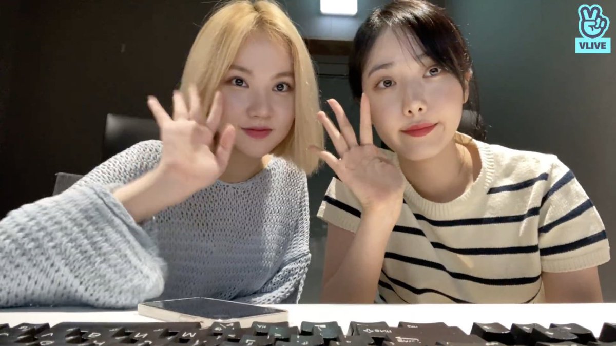 GFS_backup's tweet photo. [VLIVE] 210514 - @GFRDofficial #EUNHA and #SINB are live now

For a bit🌹

https://t.co/WVU4cdHWz4 https://t.co/zdtj8HfbHQ