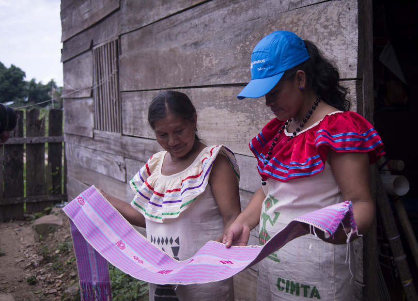 UNVolunteers's tweet photo. "Indigenous #volunteers across the world have led the response to protect #indigenous communities from risks they face from #COVID19" - José Francisco Calí Tzay, @RelatorDd, on how #volunteering coalitions can contribute to promoting indigenous rights.

🔗https://t.co/SlErRXTip4 https://t.co/LMMrTRvw4A