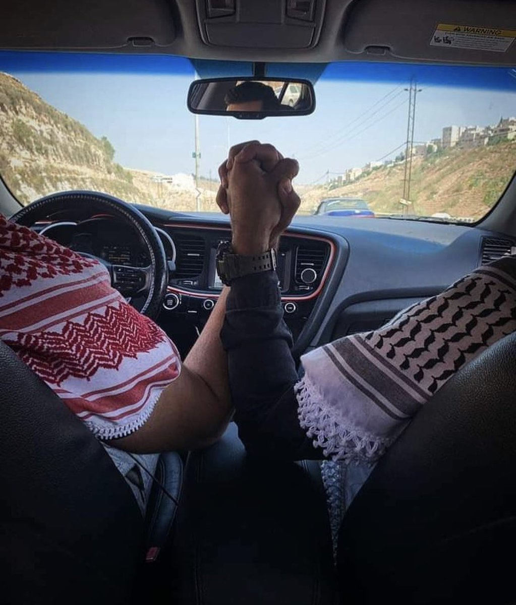 shoroqisawi's tweet photo. قلب واحد مش قلبين ، شعب واحد مش شعبين ❤️🔥 
#الأردن  ❤️❤️❤️❤️ https://t.co/ZeKn3XrRBK