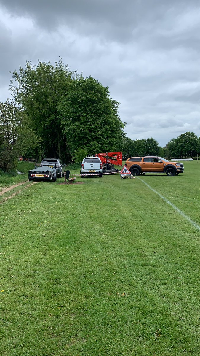 FlagLowdham's tweet photo. Great to see something positive happening for the left bank defence repair @EnvAgencyMids @LowdhamParish https://t.co/S1K6VqkbYT