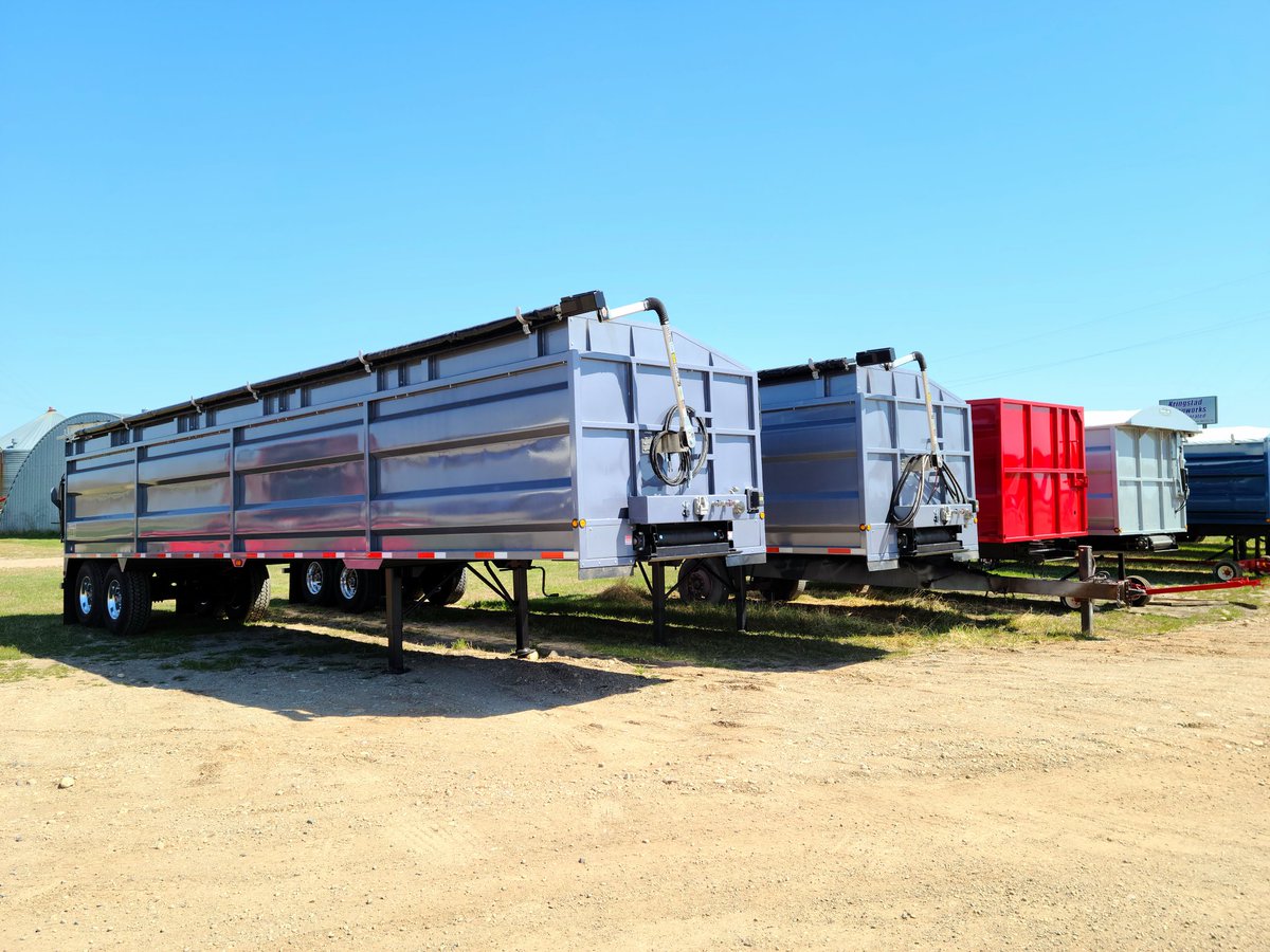 safeTpull's tweet image. A couple more #strongbox semis done and in the ready lineup. 📞 Call 701-284-6100 for info about our fall production spots, there are not many left! #stpmfg 
#strongboxlivebottoms