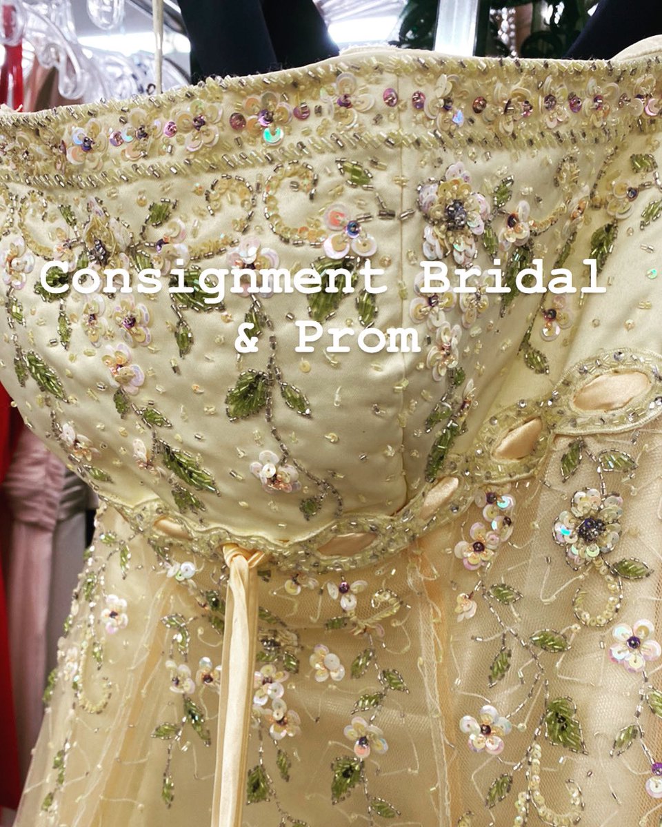 cnsignbrideprom's tweet photo. Brand new and once loved below retail consigned @cnsignbrideprom #bridal #dress  #wedding #bride #bostonbride #consignment #event #shoplocal https://t.co/Z3NrxcMumz