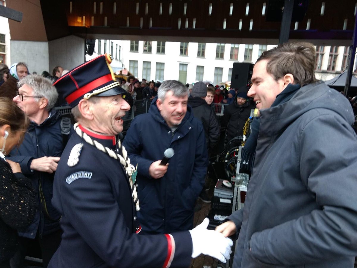MathiasDeClercq's tweet photo. Lieve Jean Pierre, 
Meneer de Belleman, 
Gij schone Gentse kop met welluidende stem. Gij fiere Gentse kop vol jovialiteit. Gij trotse Gentse kop vol kameraderie. Rust zacht. 
Gent en de Gentenaars gaan u hard missen en dragen u voor altijd in het hart. https://t.co/iHq6IVaRc4