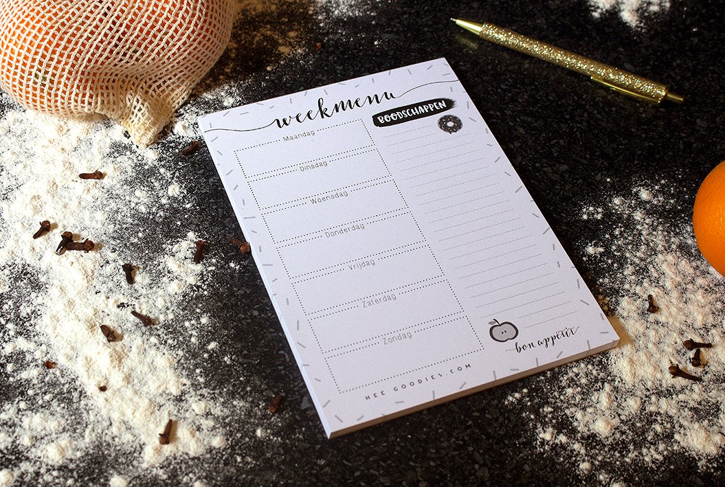 heegoodies's tweet photo. NIEUW in onze shop: de #maaltijdplanner! 🍽 Heb jij ook zo’n hekel aan de vraag: ‘wat eten we vandaag?’ Met onze handige #menuplanner is dat verleden tijd! En als bonus kan je ook nog matchende boodschappenlijstjes bijbestellen. 🍩🍎 Shoppen doe je via: https://t.co/s7TSPJNwC7. https://t.co/54ZfsbhAEi
