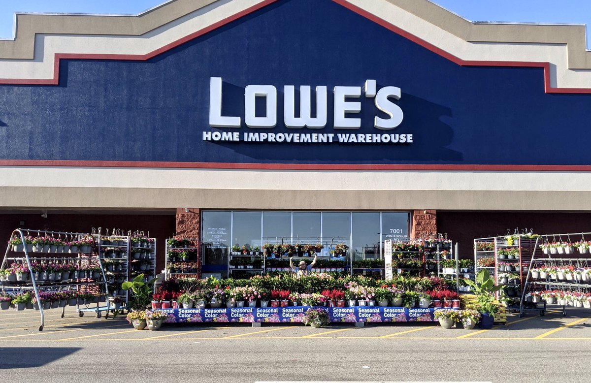 DistrictMgrMike's tweet photo. Lowe’s #609 in Chesterfield, VA completed by the Plant Partner’s &amp; Lowe’s teams. #FinishStrong #Lowes https://t.co/Cn8oieq6Oe
