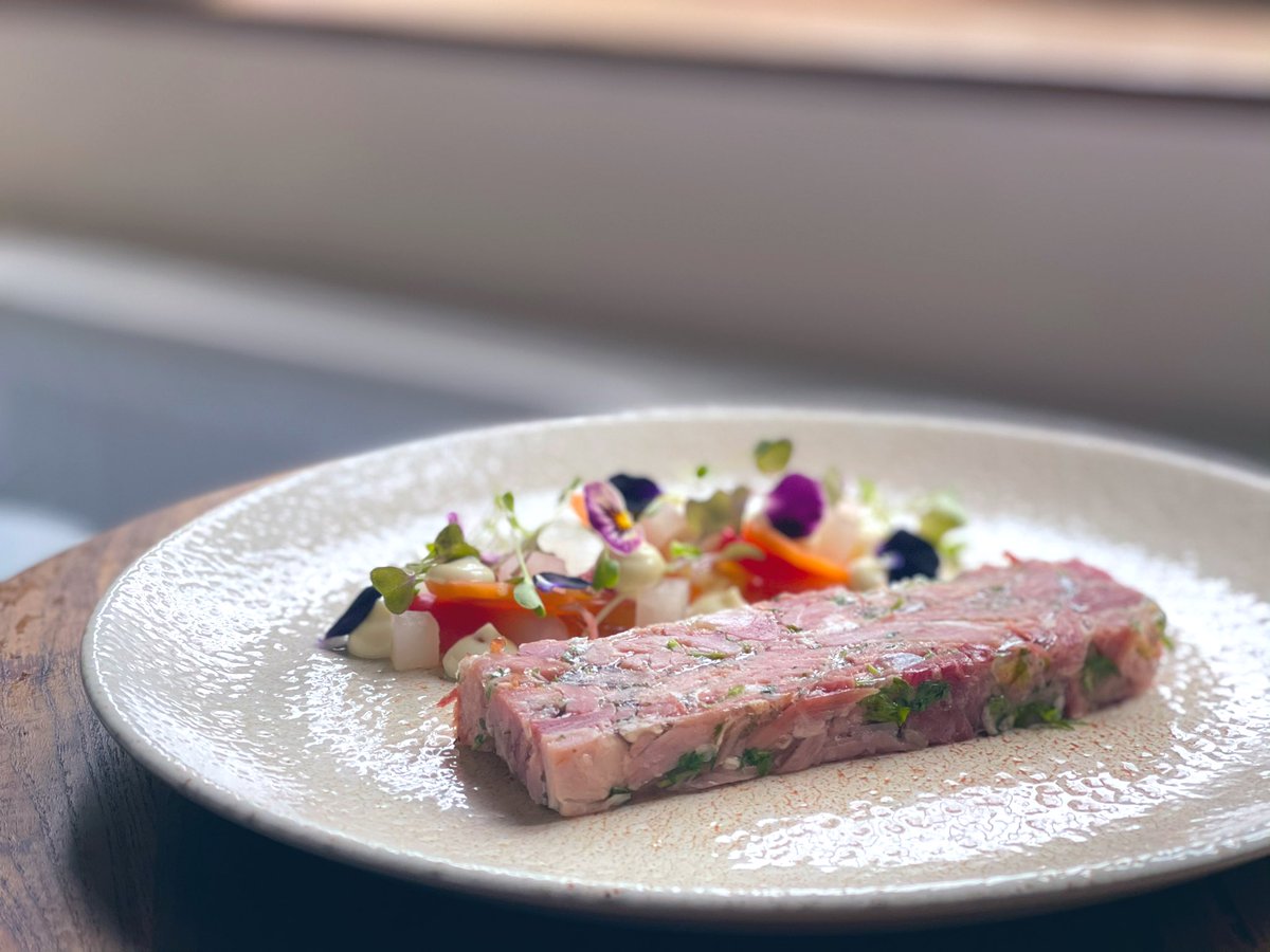 Andrew Oxford tweet media