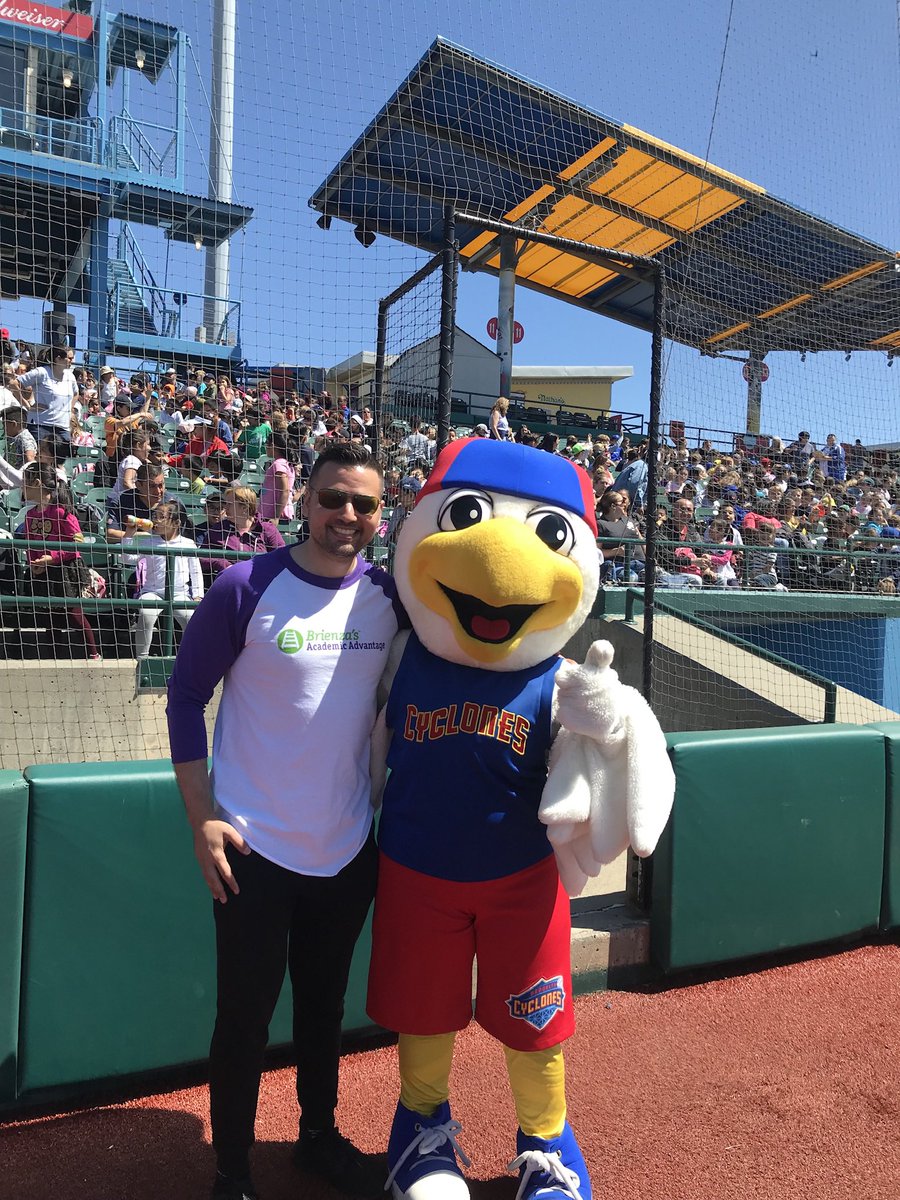 ACMEventGroup's tweet image. Looking forward to planning our client’s corporate events again! Slowly but surely we are coming back strong!💪🙌🎉
#corporateevents #corporate #eventplanner #virtualevents #employeeappreciation #nycstrong