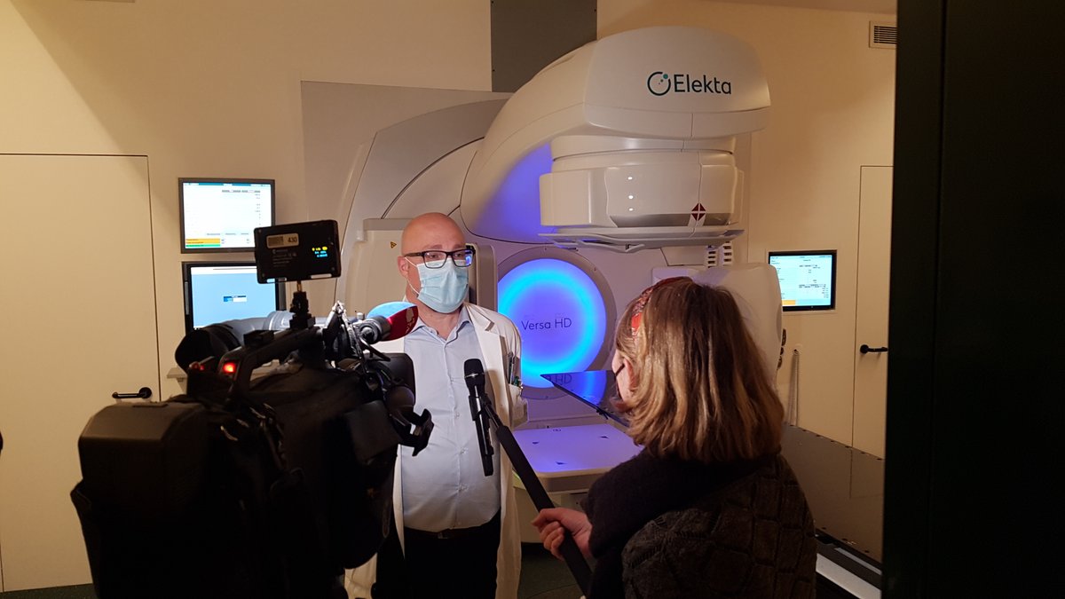 Servizio aziendale di Radioterapia: Nonostante la pandemia, grazie agli sforzi dei vertici della Sanità e di tutto il team della Radioterapia è stato possibile installare e mettere in funzione con successo un nuovo acceleratore lineare. Oggi la presentazione.