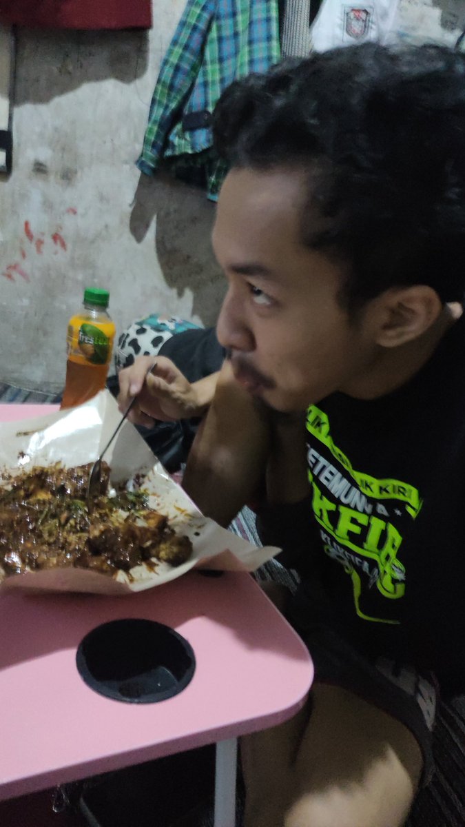 AgengINSIDE's tweet photo. @ronifirmanaa Masih saya pantau https://t.co/Loce1ZcDfC