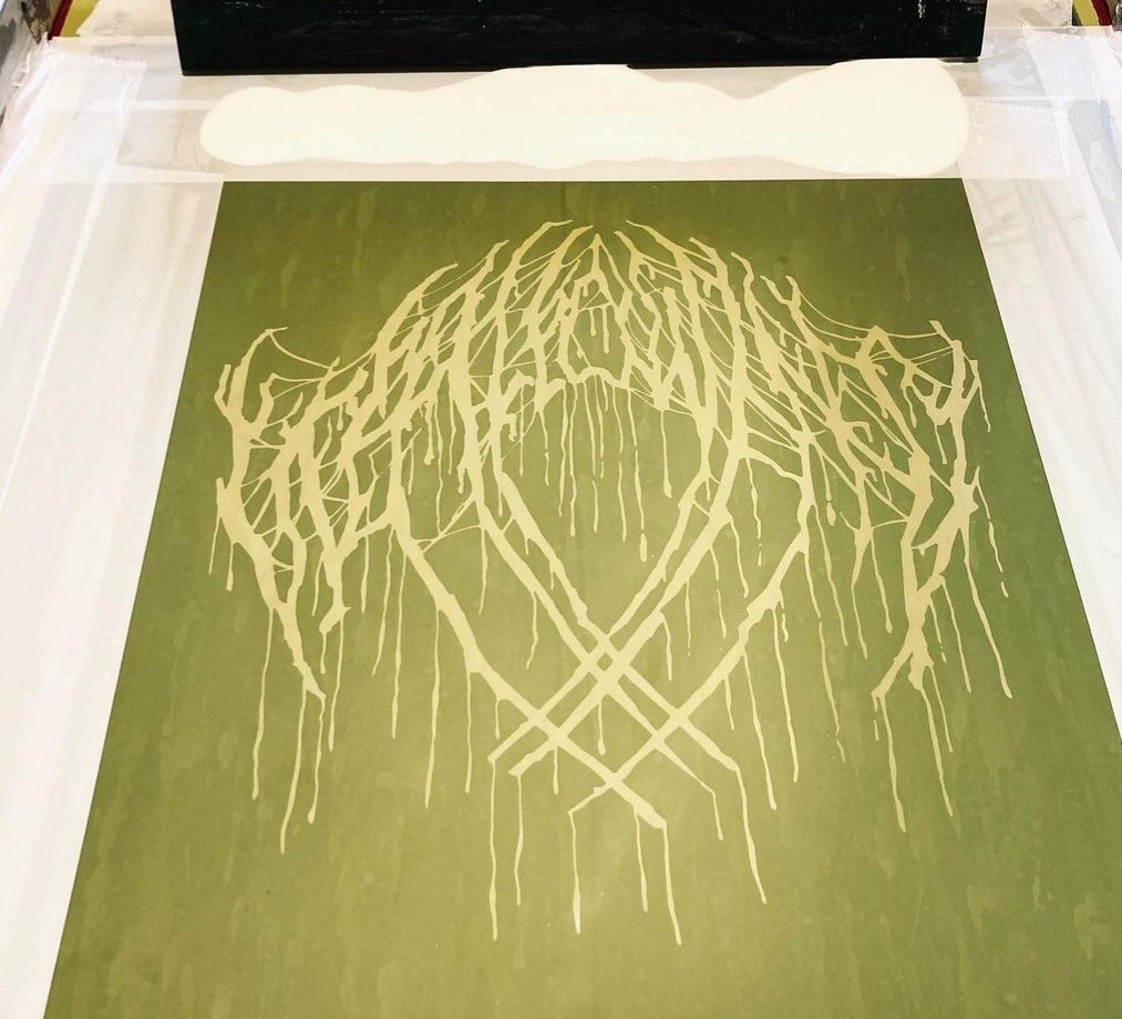 WALLOWING_NOISE's tweet photo. Working on something special for the next vinyl release with @DarkPeakPress_.
Not long until we can reveal the fruits of our labour and we can't fucking wait.
#wallowing #vinylrelease #glowinthedark #darkpeakpress #sludgelordrecords #blackvoodoorecords #splitrelease #ukmetal https://t.co/wahQ1802qk
