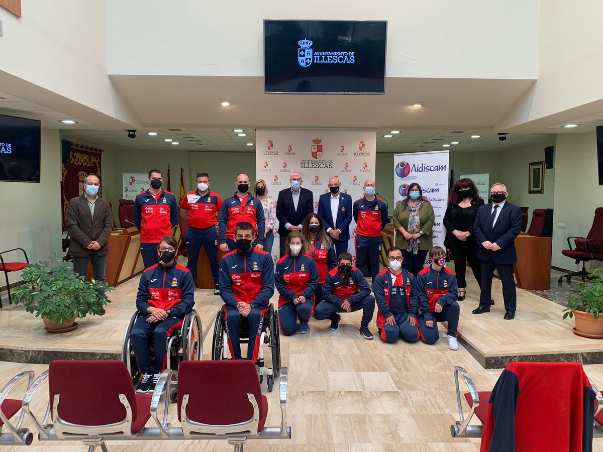RFEKarate's tweet photo. Recepción de nuestro equipo de Para-Karate en el @Illescas_Ayto , donde están concentrados desde ayer. Les ha acompañado nuestro vicepresidente Javier Pineño.
El #ESPKarateam de Para-karate viajará el lunes al europeo de Croacia.
¡Vamos Campeones!💪🏼
@amarqueomor @tribunadetoledo https://t.co/WYhundRowf