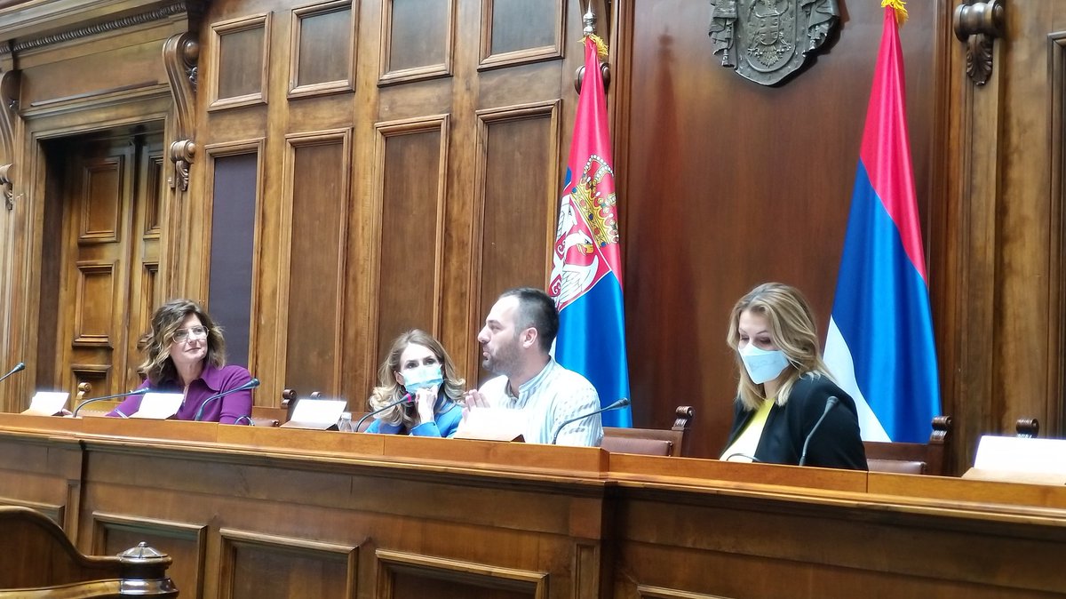 ravnopravnostRS's tweet photo. Promocija aktivnog starenja, digitalnog opismenjavanja stsrijih i jačanje međugeneracijske solidarnosti teme su zajedničke kampanje #PogledUBudućnost @ravnopravnostRS i @UNFPASerbia koja počinje danas. https://t.co/l26L3E3kGp