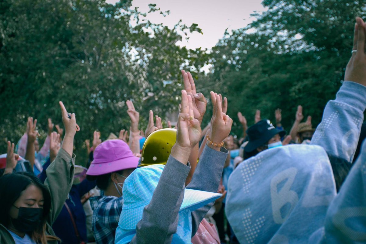 In HtayNyaingYar village, Kayah state, residents staged an Anti Coup Sunflower strike with the aim of "Sunflowers face the sun and the people face the Justice". 
#WhatsHappeningInMyanmar 
#May14Coup 
#WeSupportNUG