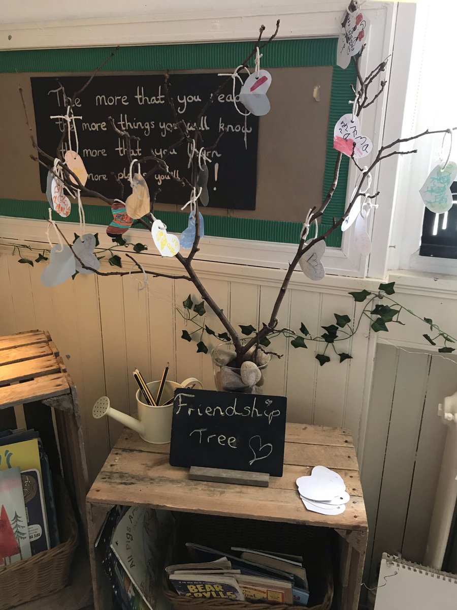 Our friendship bracelets lead onto a friendship tree. We have been writing heart messages for our friends today’s. #pupilvoice #creativity #earlyyears