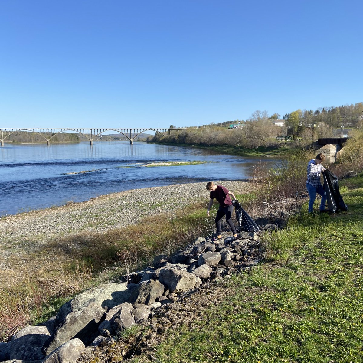 Our Leadership 12 and <a href="/ESAP_HCS/">ESAP @ HCS</a>  classes started the day by cleaning up trash along the river and roads. What a beautiful morning to be outside!