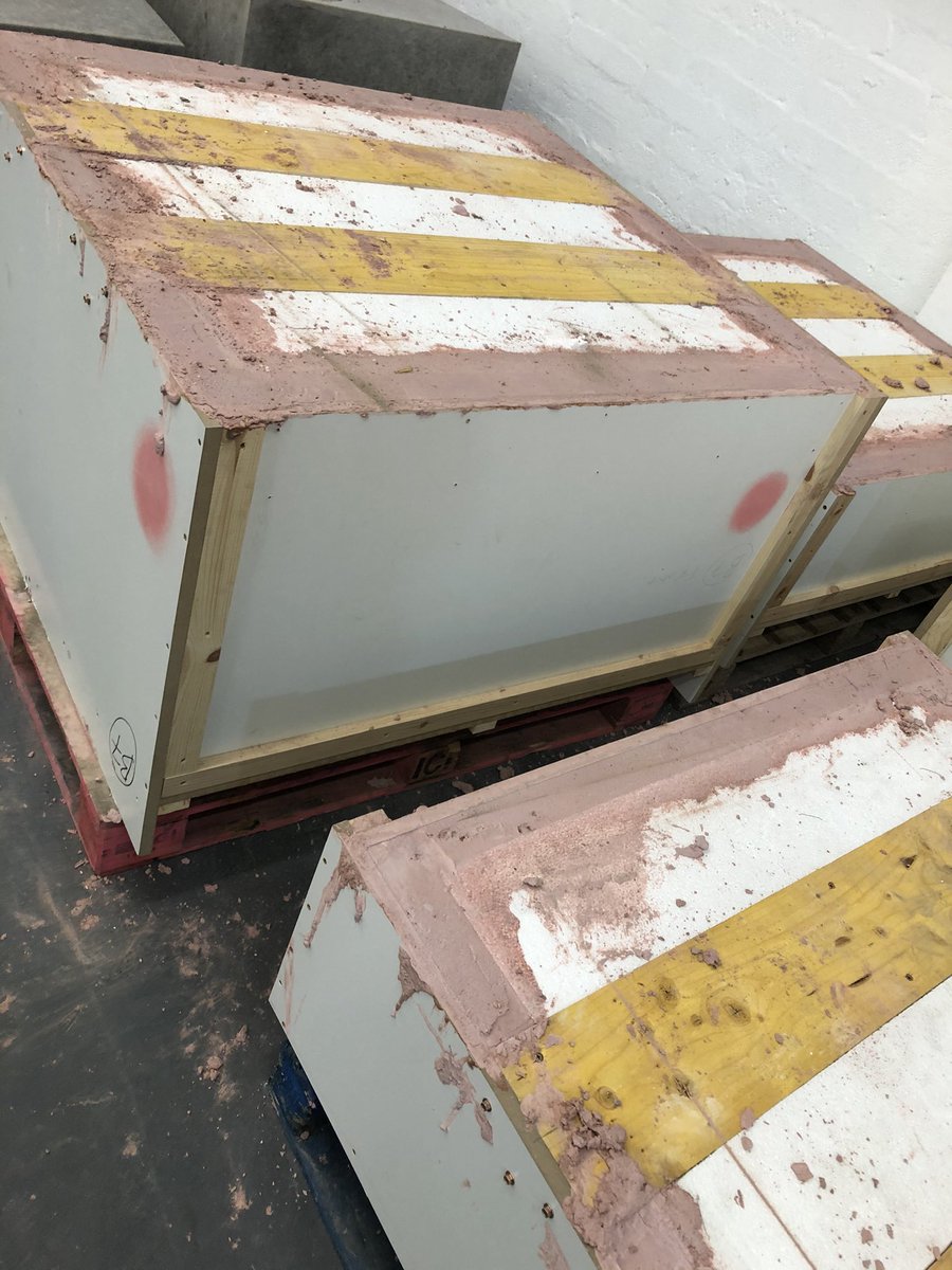DonachieJack's tweet photo. Casts coming out of moulds 🤩🤩🖤
#govanprojectspace @GIfestival #comingsoon https://t.co/bdo6EBrmBo