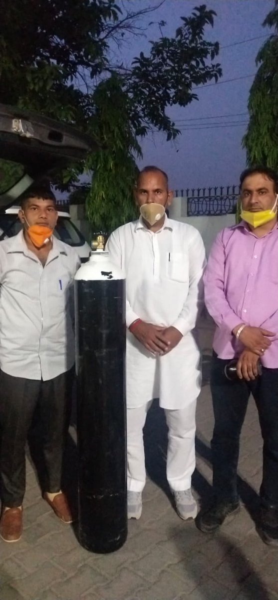 SunilKutabpur's tweet photo. @rssurjewala सरपंच सुनील संधू कुतुबपुर के बुआ जी के लड़के मलकीत सिंह के लिए ऑक्सीजन सिलेंडर देने के लिए चौधरी रणदीप सिंह सुरजेवाला जी का तहे दिल से धन्यवाद ।इस करो ना की महामारी में आप जिस तरह से करो ना योद्धा बनकर लोगों की सेवा कर रहे हैं यह बहुत ही भलाई का कार्य है। https://t.co/j5PUSQO9Xc