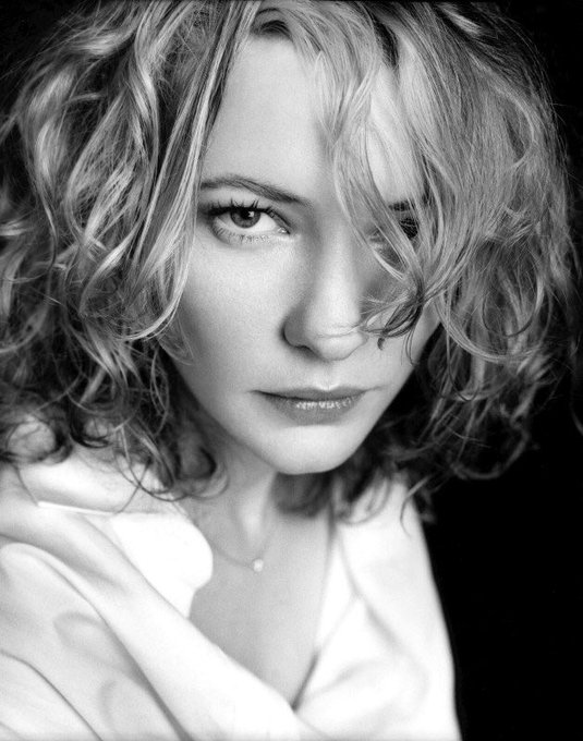 Irrelevant to genshintwt but happy bday to the actual loml cate blanchett 