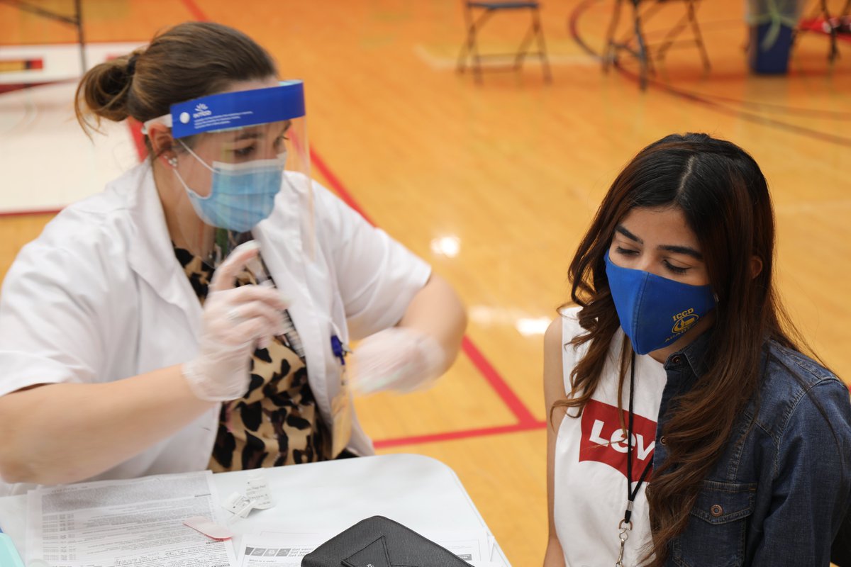 We are hosting a large scale vaccination site using the Pfizer vaccine. Open to ANYONE 12 or older who signs up but especially students from <a href="/Maine_East/">Maine East HS</a>, <a href="/Maine_South/">Maine South HS</a>, <a href="/Maine_West/">Maine West</a>, <a href="/62schools/">School District 62</a>, <a href="/EastMaine63/">EastMaine63</a>, <a href="/D64News/">D64 Park Ridge-Niles</a> and <a href="/PennoyerSchool/">Pennoyer School District 79</a>. Thanks <a href="/Walgreens/">Walgreens</a>! maine207.org/news/district-…