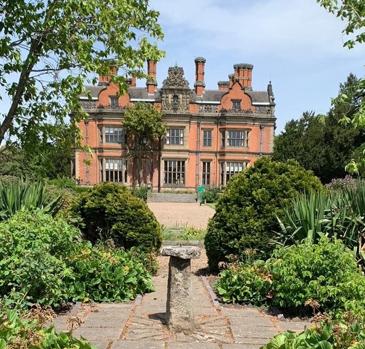 The perfect gift! 'Father's Day Afternoon Tea' Sun 20th June 1–3pm £23.95pp💜Enjoy sumptuous sweet and savoury treats ⭐️ Guests will be entered in to a draw for chance to win a Charnwood Brewery gift box!☎️ 01509 890119 (9am-2pm Mon to Fri) beaumanorhall.co.uk/events/ #FathersDayGift