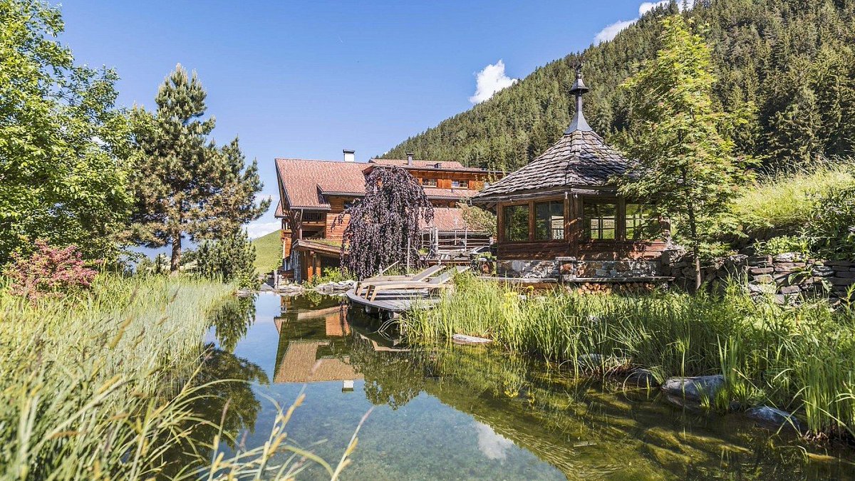 dolomiticlass's tweet photo. Per le prossime vacanze relax: laghetto balneabile nel giardino alpino a Luson😉

👉https://t.co/843749ywV9

#sognadolomiticlass #dolomiticlass #luson https://t.co/iB74YgrEY1