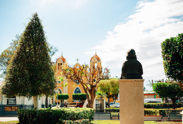 VoyTuristeando's tweet photo. Tenemos el plan perfecto para pasar el día en #Añasco, Puerto Rico. 🇵🇷 #TurismoInterno #PortaDelSol
📍Picadera en Cafetería Lolys - La Casa de Don Sorullo
📍Un rico almuerzo en el restaurante Don Maceta
📍Postre de Don Frappe
📍 Caminar por la plaza pública https://t.co/VWpCBcY92K