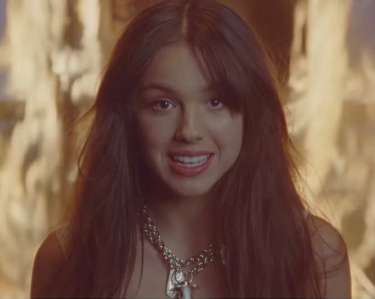 swift_magical's tweet image. OH. MY. GOD. THE VISUALS👏👏👏 @Olivia_Rodrigo