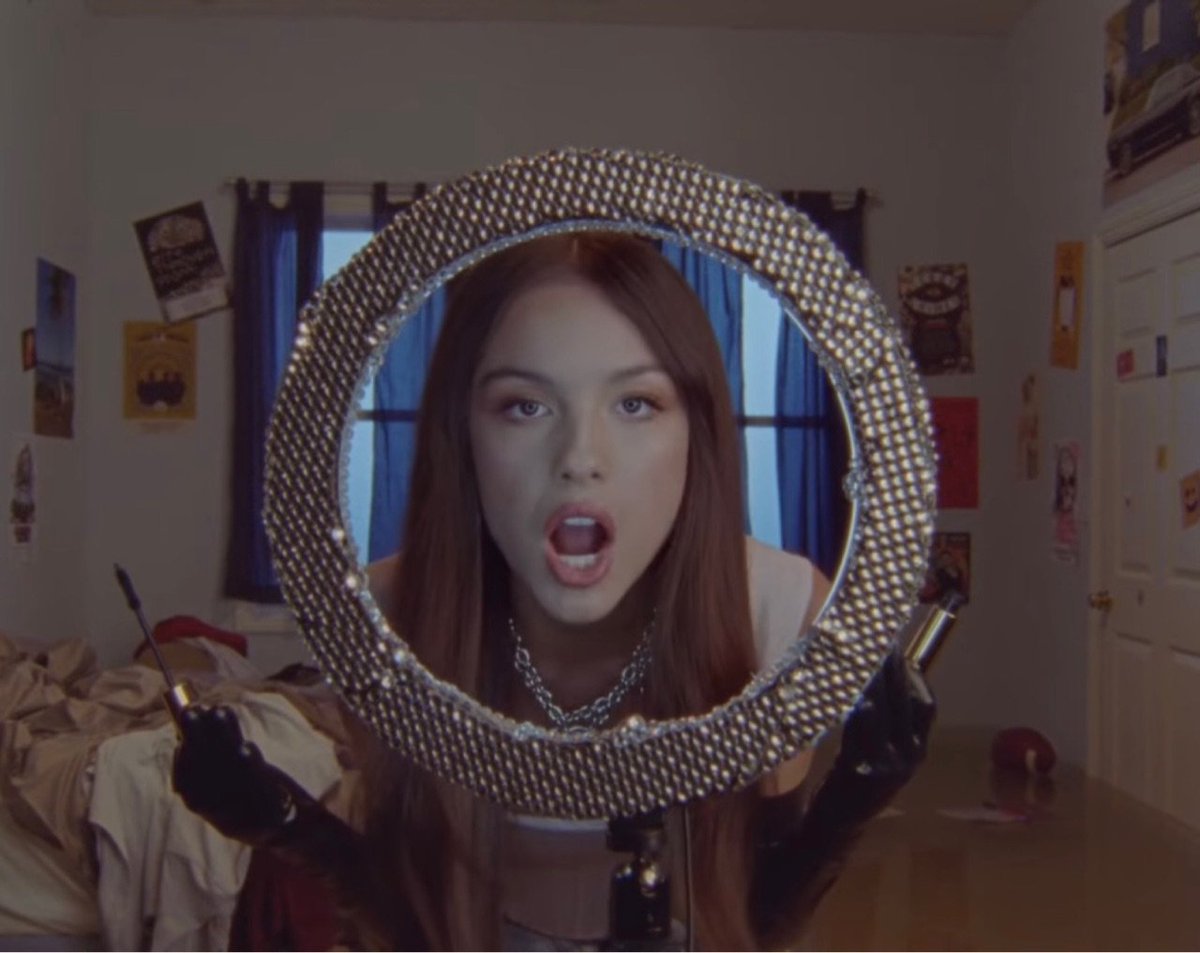 swift_magical's tweet image. OH. MY. GOD. THE VISUALS👏👏👏 @Olivia_Rodrigo