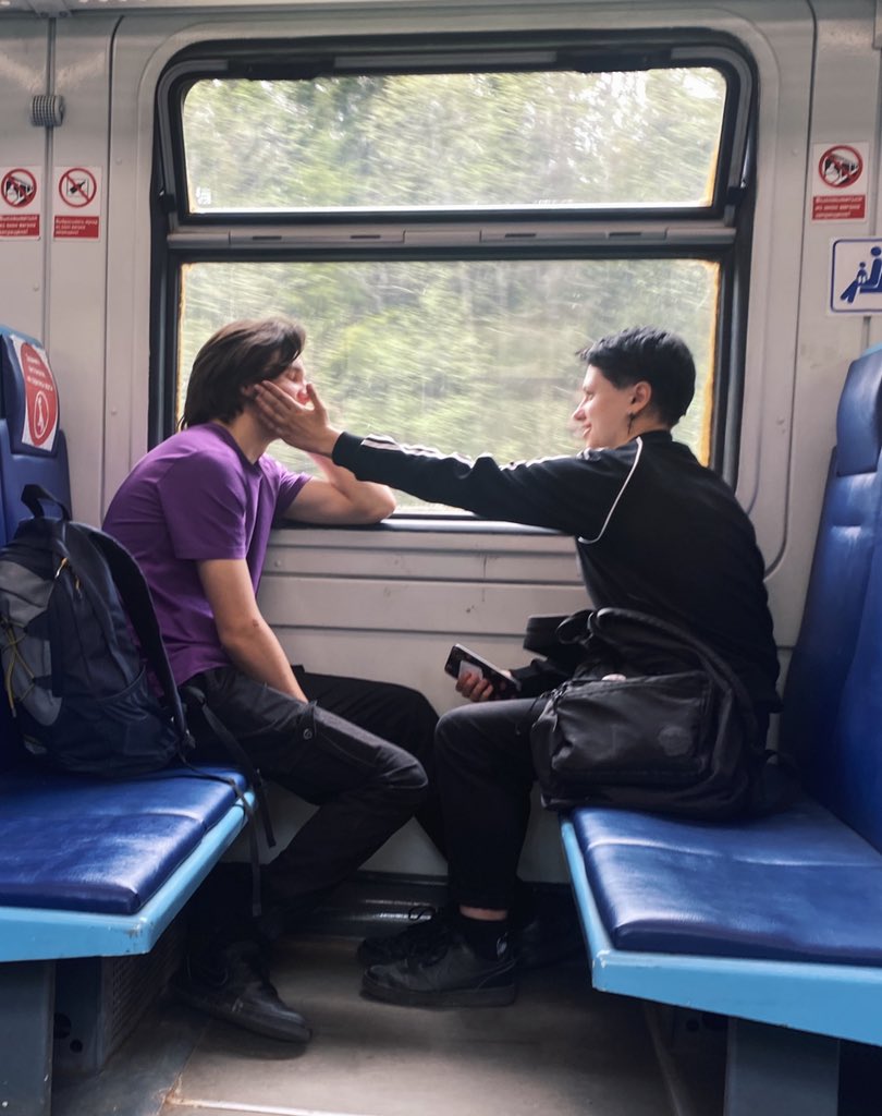 боже как я люблю подглядывать за людьми