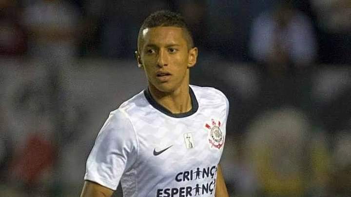 HOJE é aniversário de niguem maia niguem menos que esse cara aqui 
PARABÉNS MARQUINHOS  @centralcoringao @Corinthians @sccp1910ti